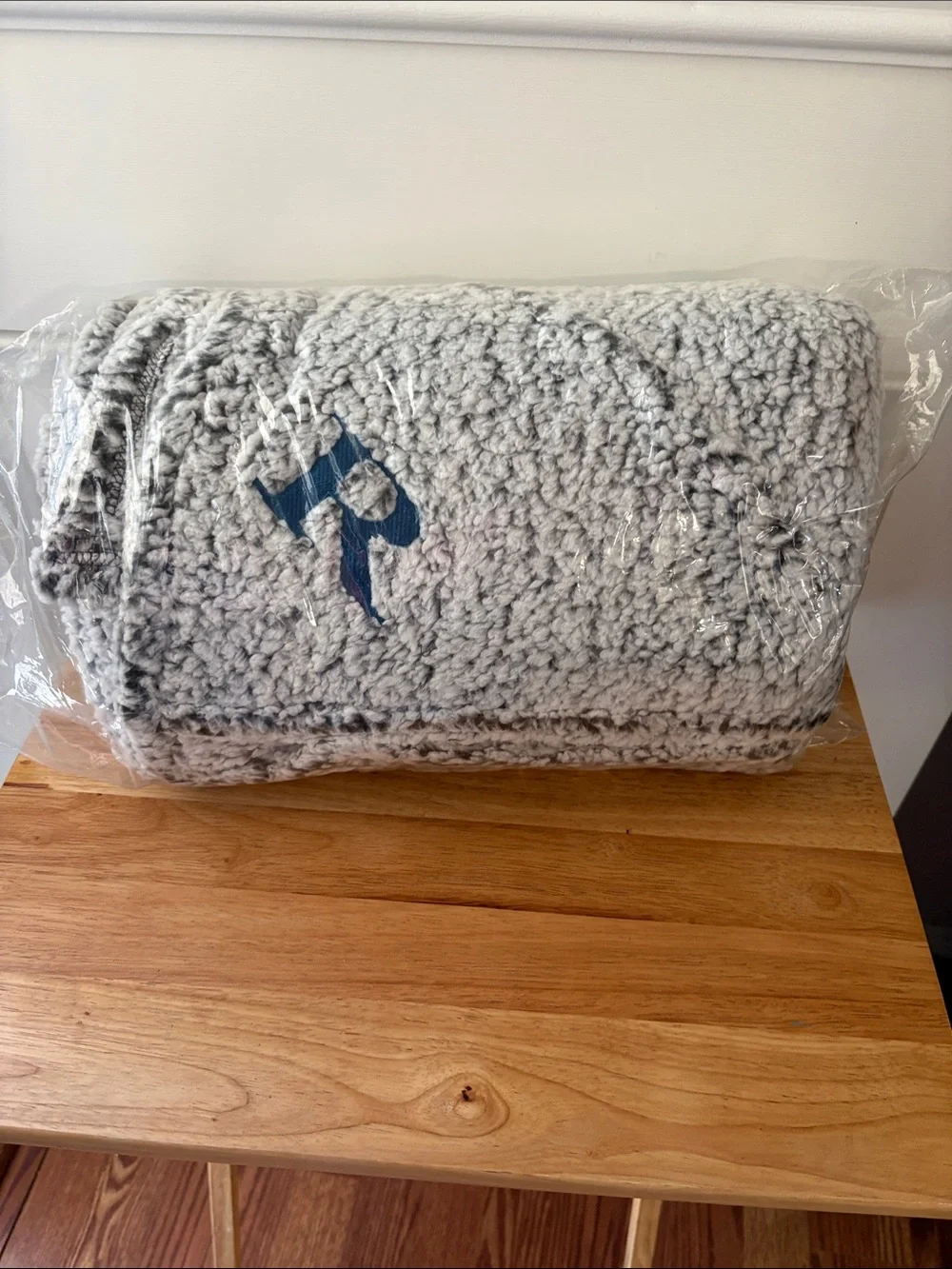 Sherpa Blanket - Navy Blue & Gray